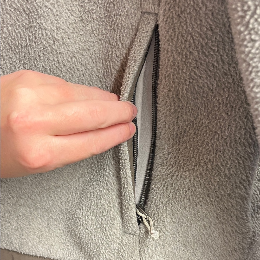 The North Face Tan and Gray Fleece Jacket - Picture 5 of 6